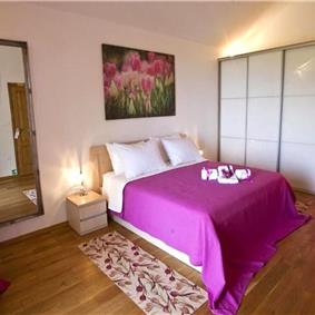 4 bedroom hilltop villa with pool near Jesenice, sleeps 8